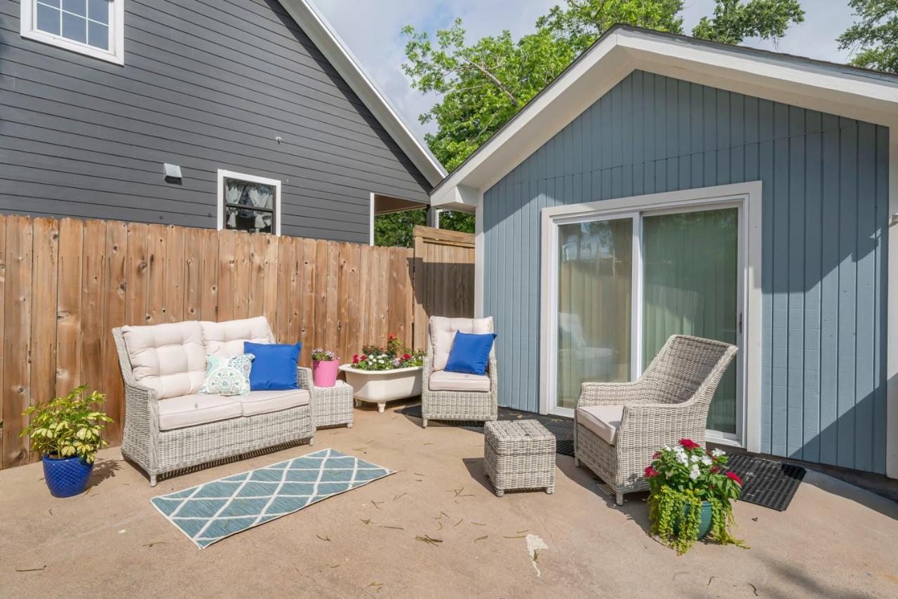 The Blue Diamond Retreat Villa Brenham Exterior photo