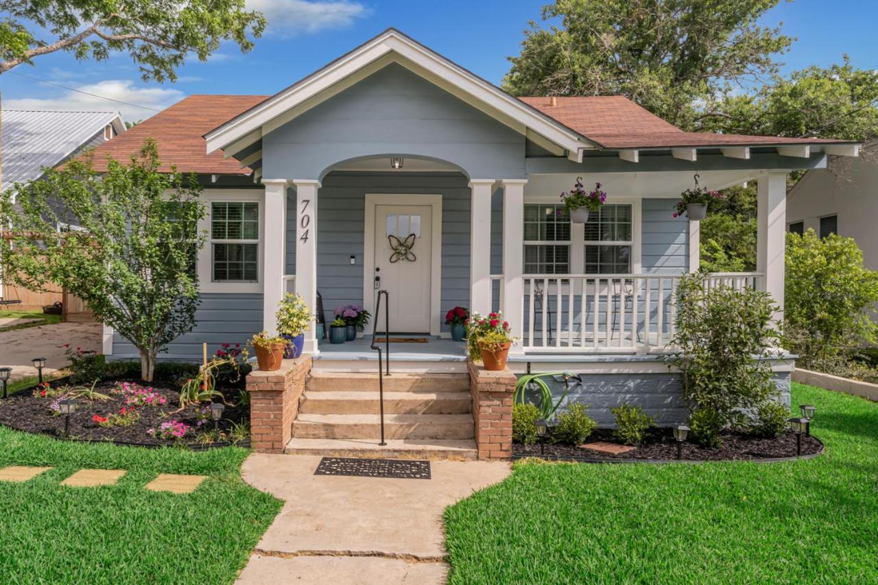 The Blue Diamond Retreat Villa Brenham Exterior photo